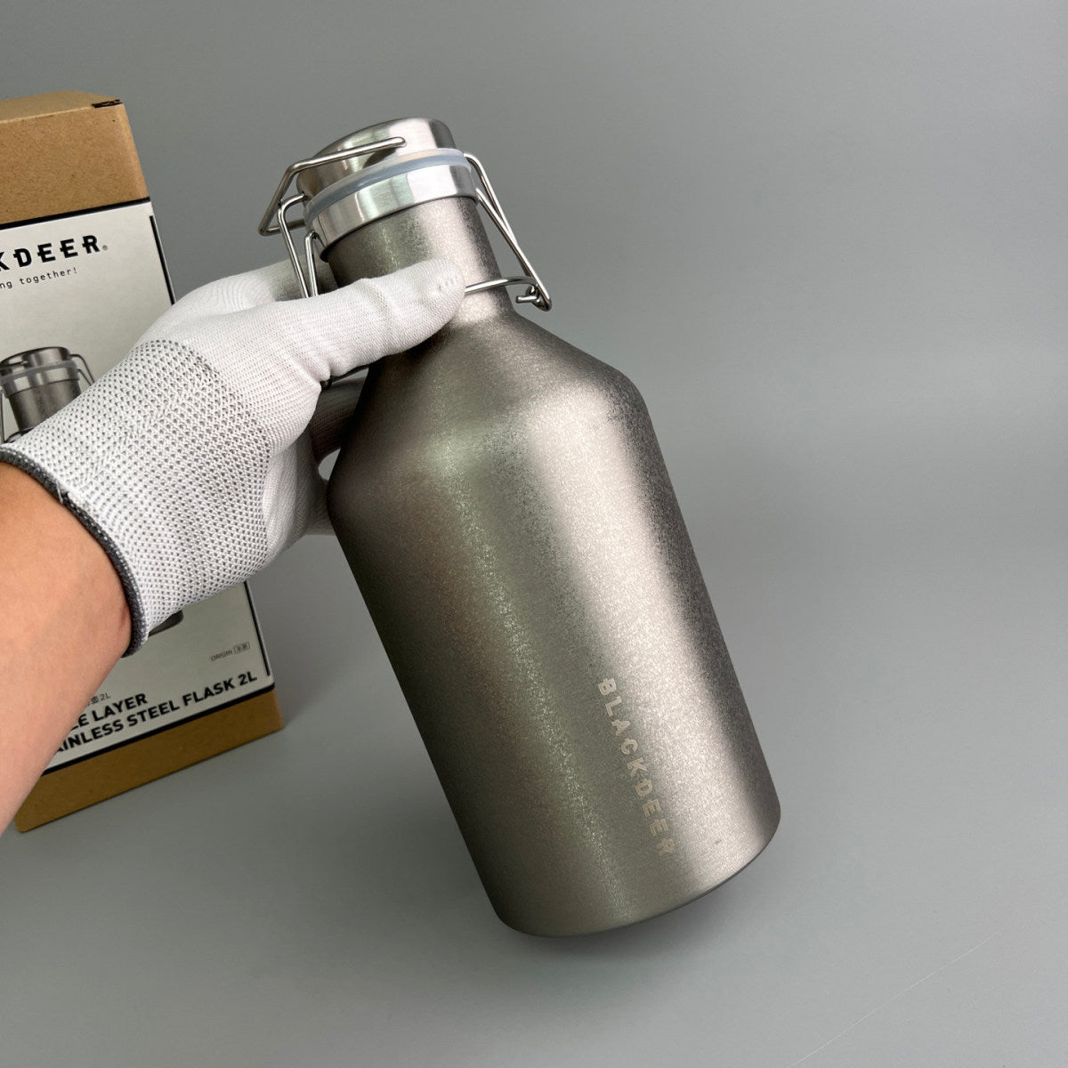 Insulated stainless steel water bottle